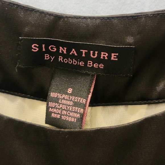 Woman's Signature by Robbie Bee Dress Size 8 Color Black & White - Picture 3 of 4